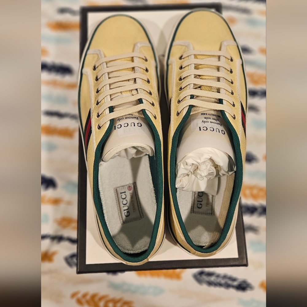NWT Gucci Beige and Green Sneakers